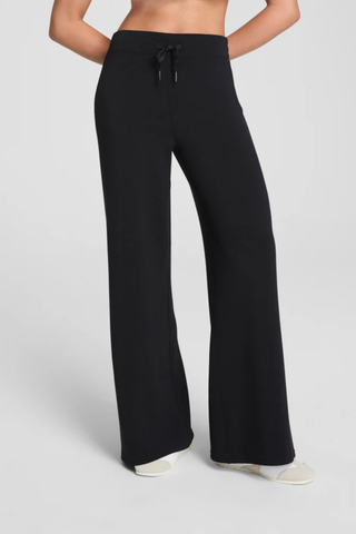 AirEssentials Wide Leg Pant